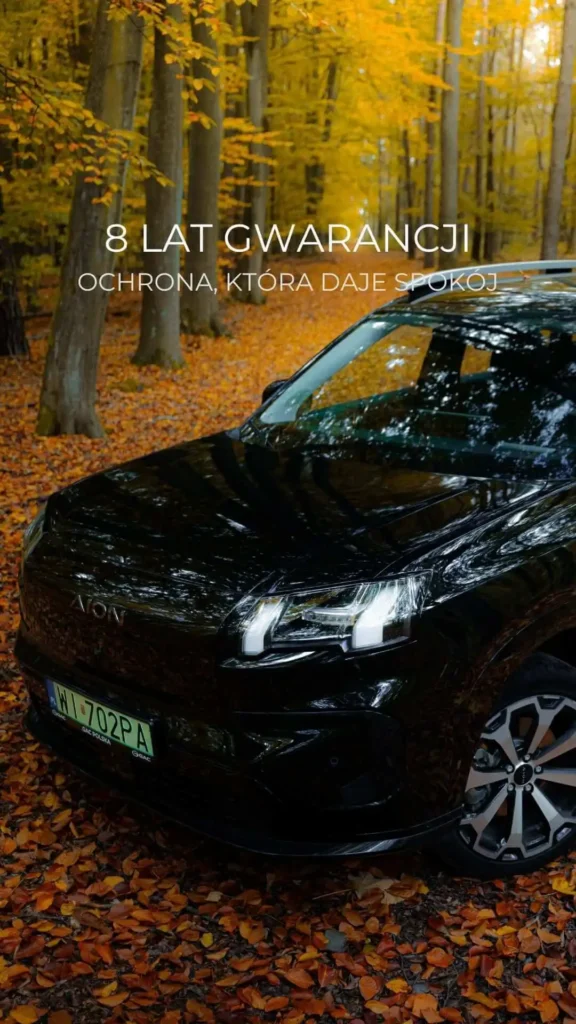 Auto elektryczne GAC na ścieżce leśnej